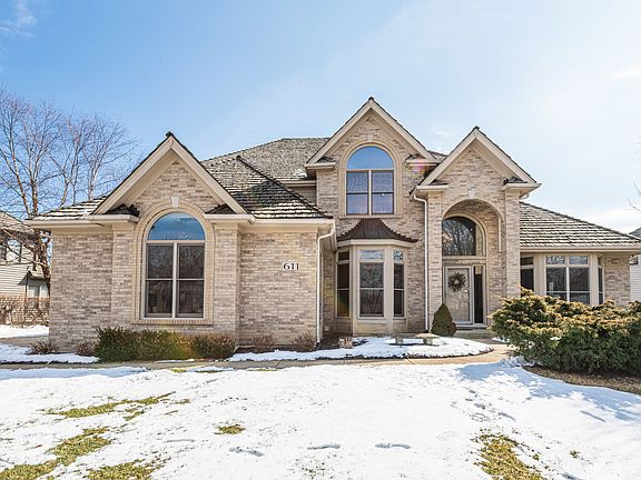 3rd image of 611 Waters Edge Dr