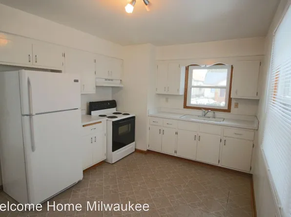 1933 S 72nd St, Milwaukee, WI 53219