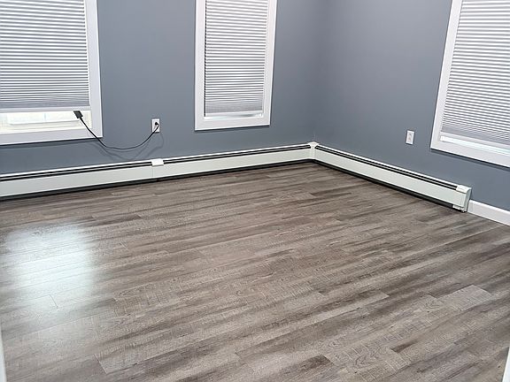 5th image of 455 Stanley St APT 1