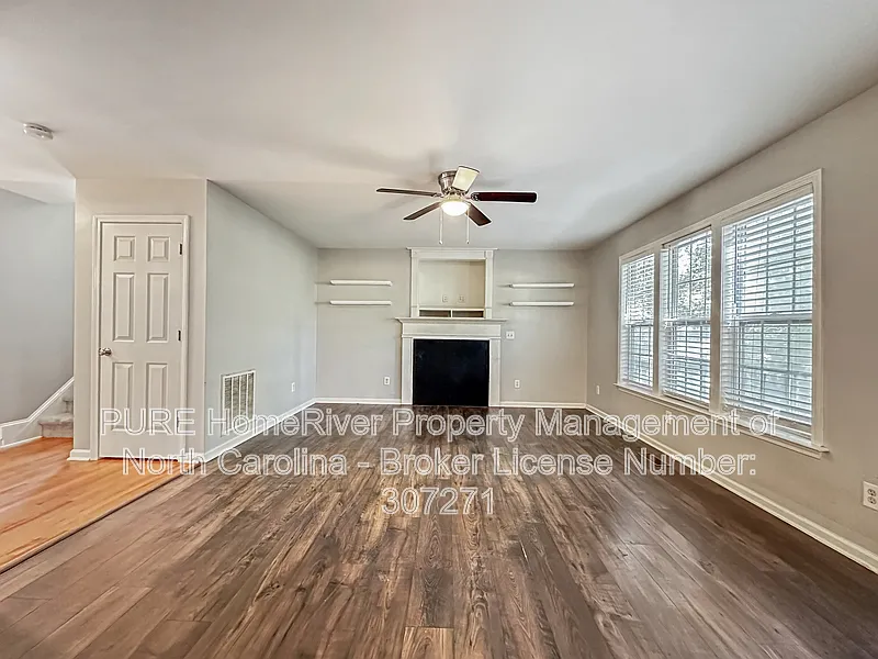 4 bed, 2.5 bath, 1984 sqft, $2,095 — Photo 4