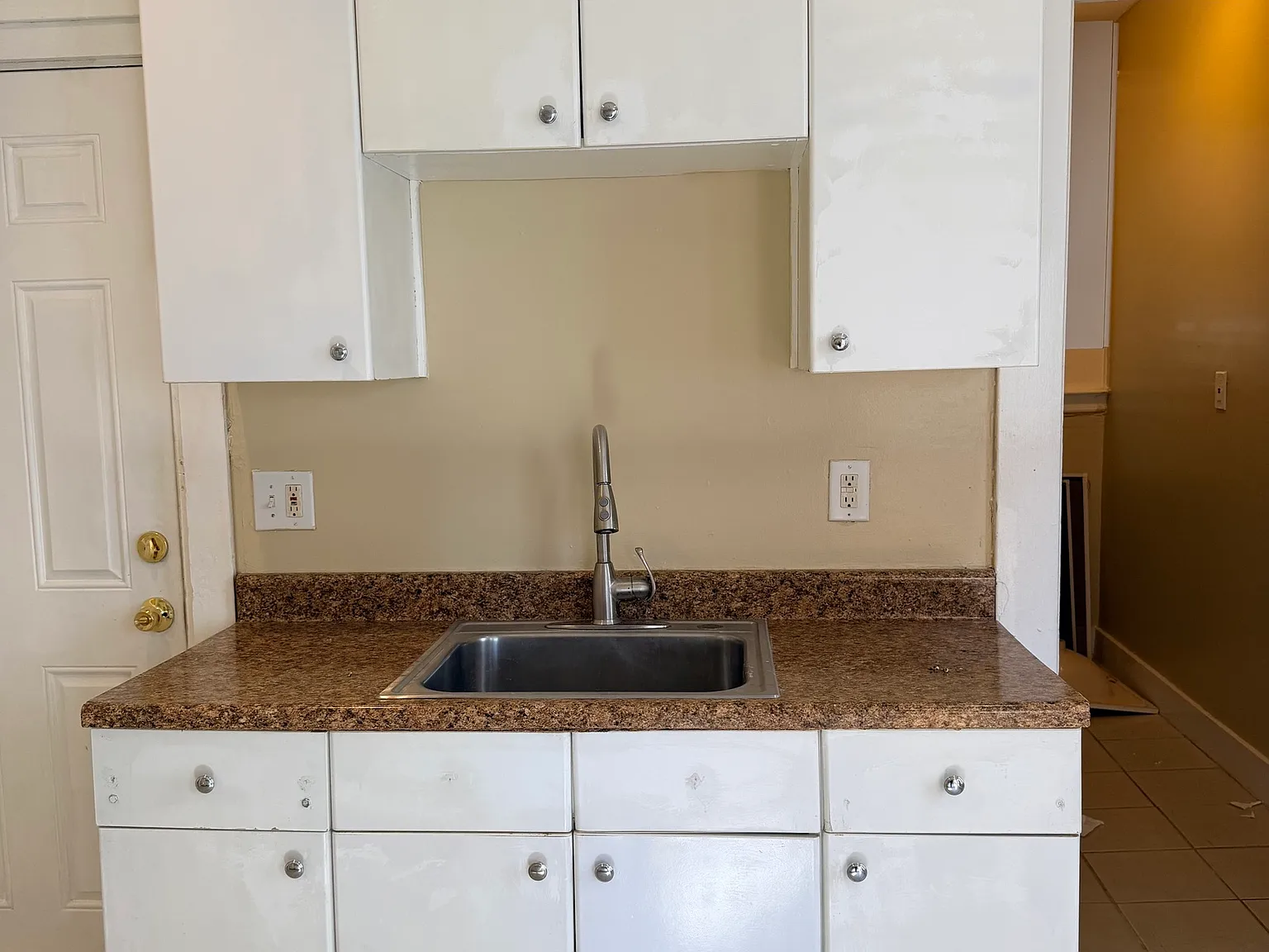 2 bed, 1.0 bath, 1670 sqft, $1,850 — Photo 4
