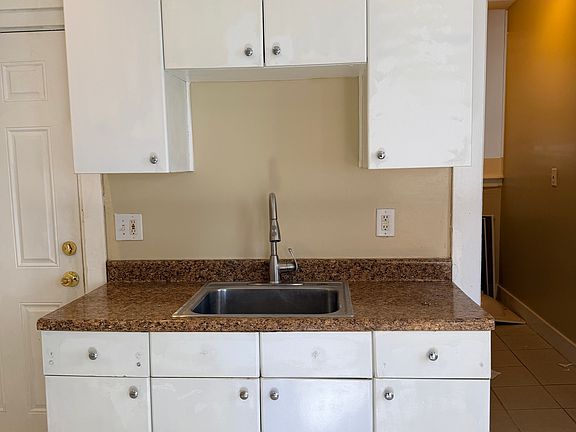 4th image of 63 Blake St