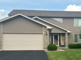 869 Kent Cir, Bartlett, IL 60103