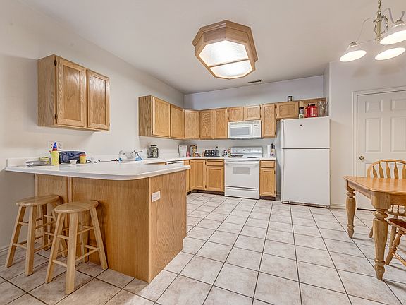 3rd image of 405 N Belmont Pl #350