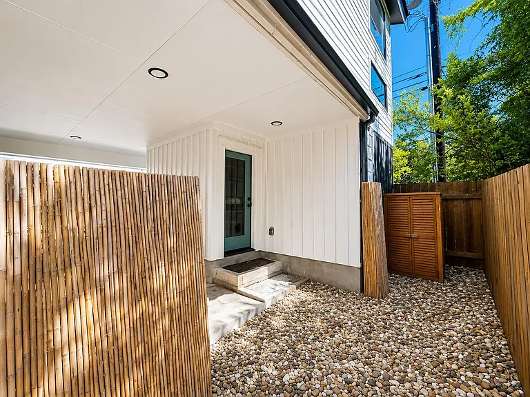 913 Duncan Ln #201 — Photo 18