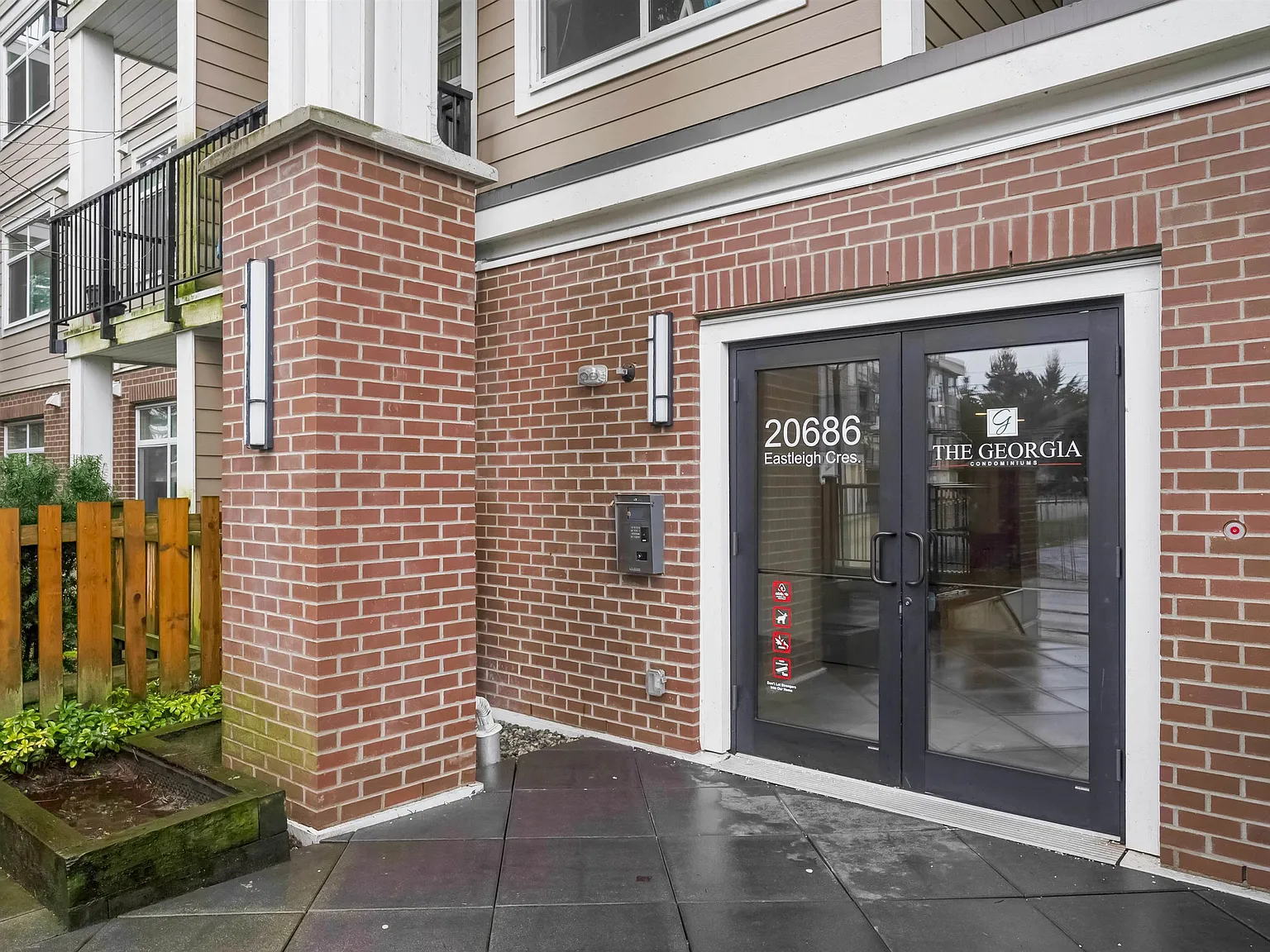 2 bed, 787 sqft, $1,900 — Photo 2