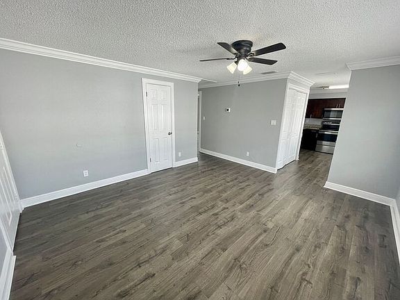 4th image of 910 Alicia Ave APT 4C