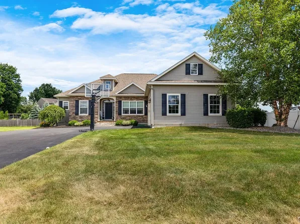 105 Taverly Dr, Minoa, NY 13116