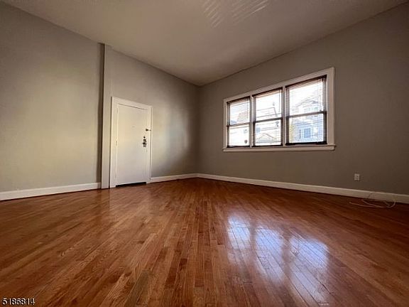 2nd image of 40 Norwood St
