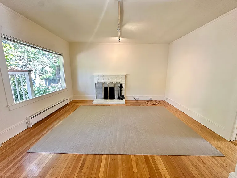 23 Sycamore Ave — Photo 4