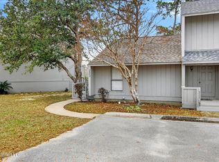 223 Highpoint Dr, Diamondhead, MS 39525