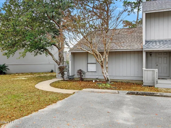 223 Highpoint Dr, Diamondhead, MS 39525