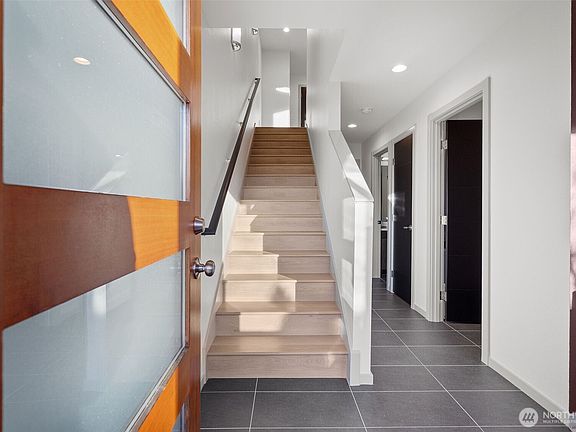 5th image of 4714 Delridge Way SW