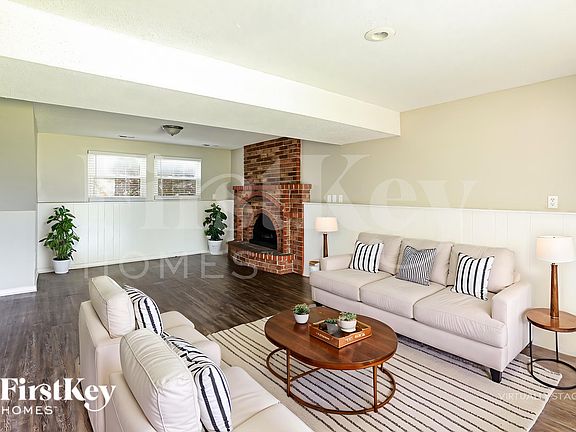 4th image of 8418 NW 68th St