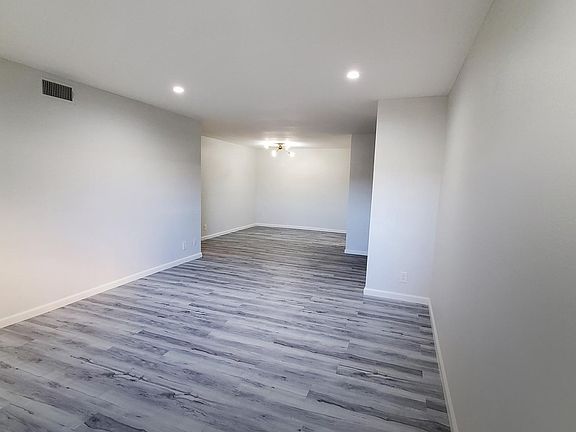 3rd image of 1108 Stanley Ave APT 2