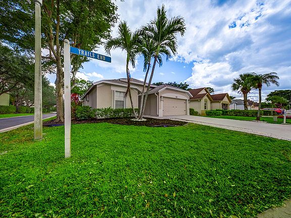 4th image of 201 Trails End