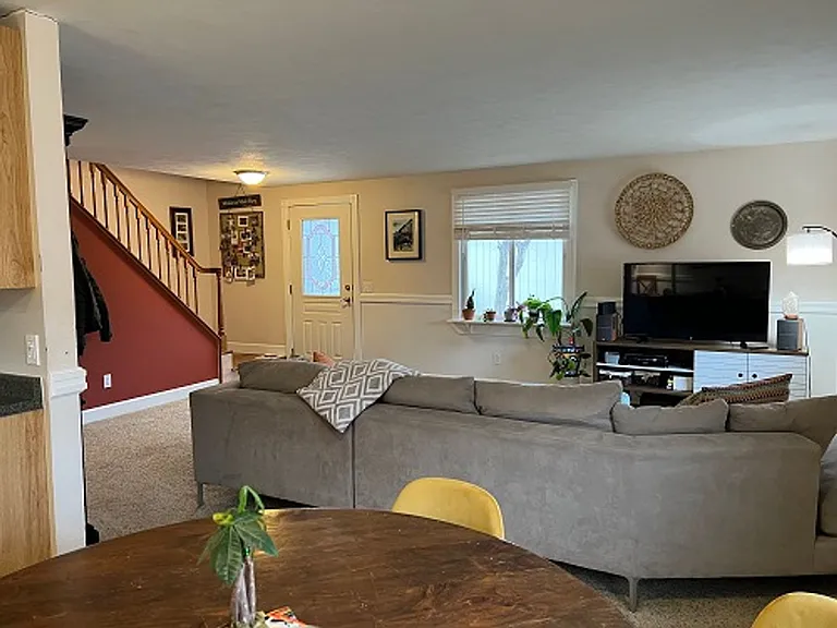 3406 Avon Ct — Photo 3