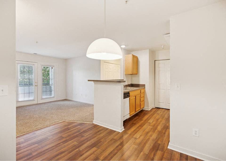1st image of 1900 Cliffbrook Ln #5400-J