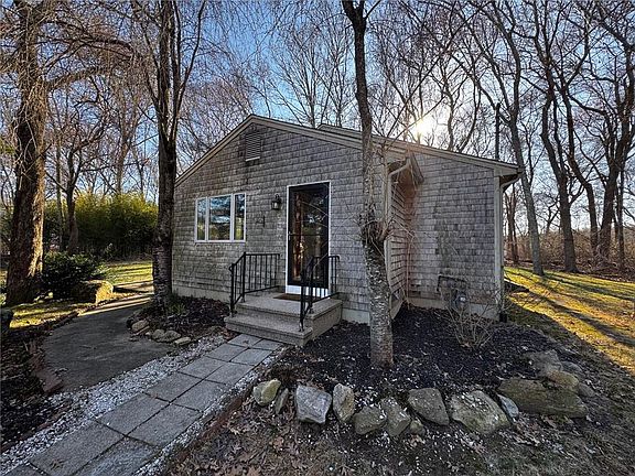 2nd image of 1668 Kingstown Rd