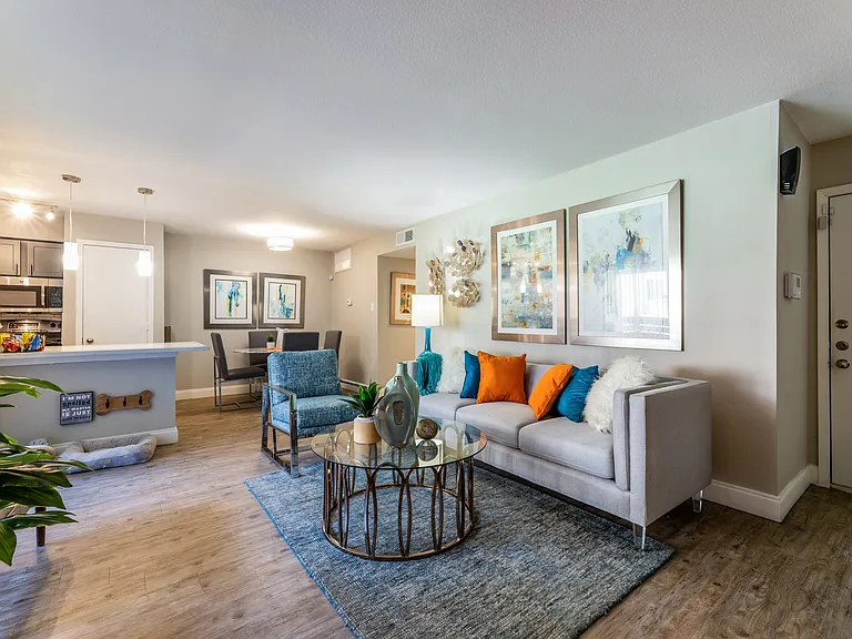 Flintridge Apartment Homes — Photo 7
