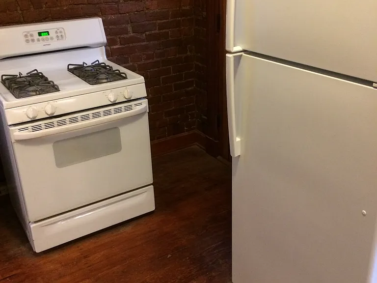 1621 Pullan Ave #1 — Photo 6
