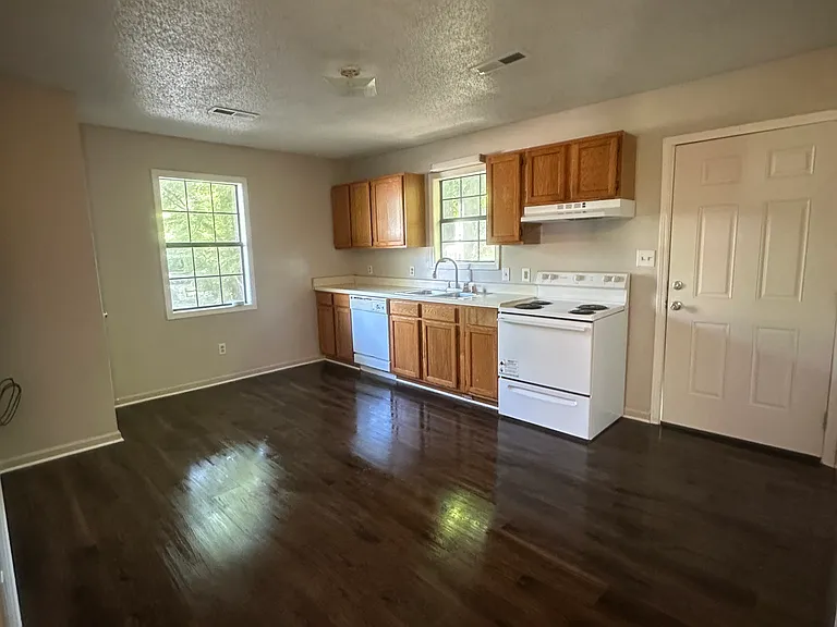 1629 Shelby Dr #A — Photo 3