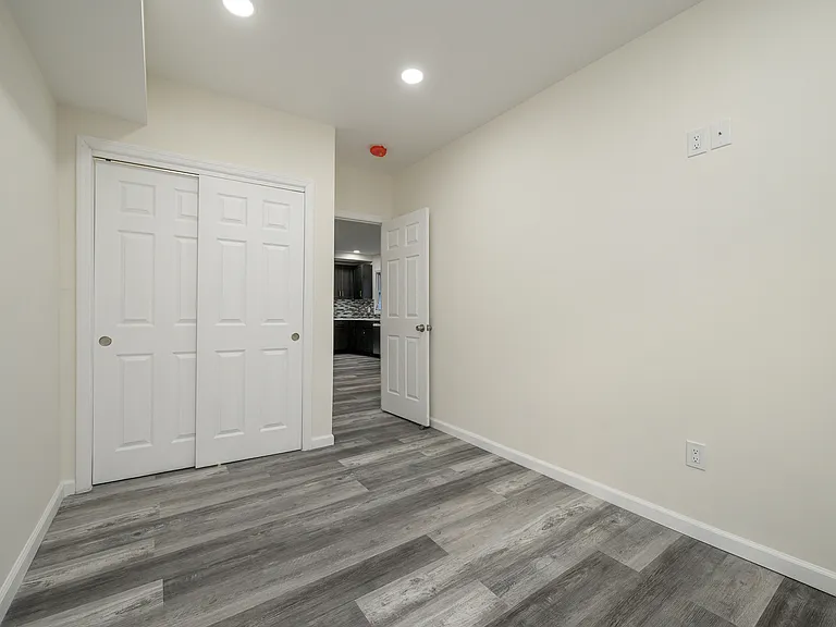 287 Orange St #2 — Photo 14