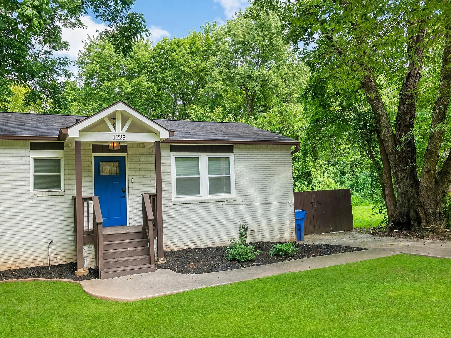 3 bed, 1066 sqft, $1,750 — Photo 3