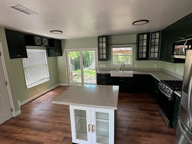 10159 Farragut Dr — Photo 1