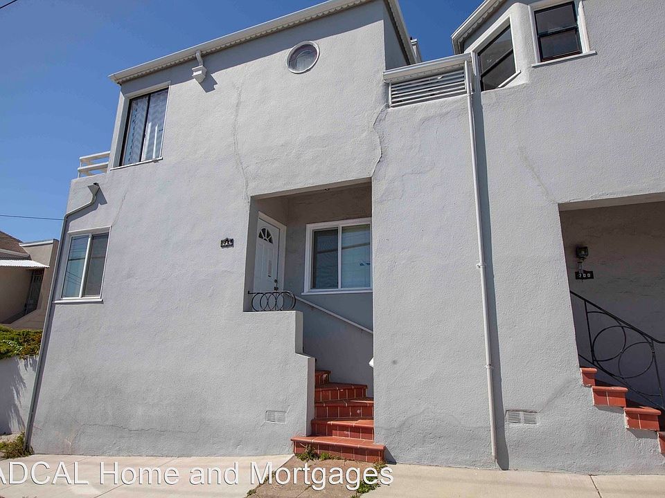 1st image of 704 Santiago St
