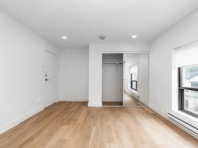 28 Maynard Ave #50109A-105 — Photo 8