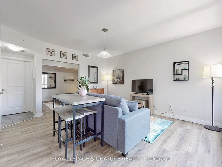 335 College St #204 — Photo 3