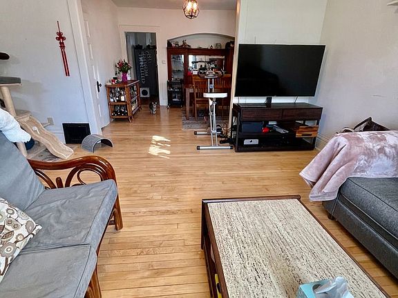 5th image of 1008-12 E Potter Ave #1012