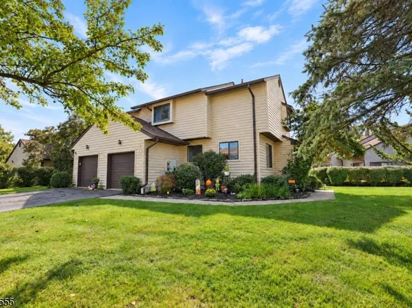 1 Sparrow Cir, Hampton Twp., NJ 07860