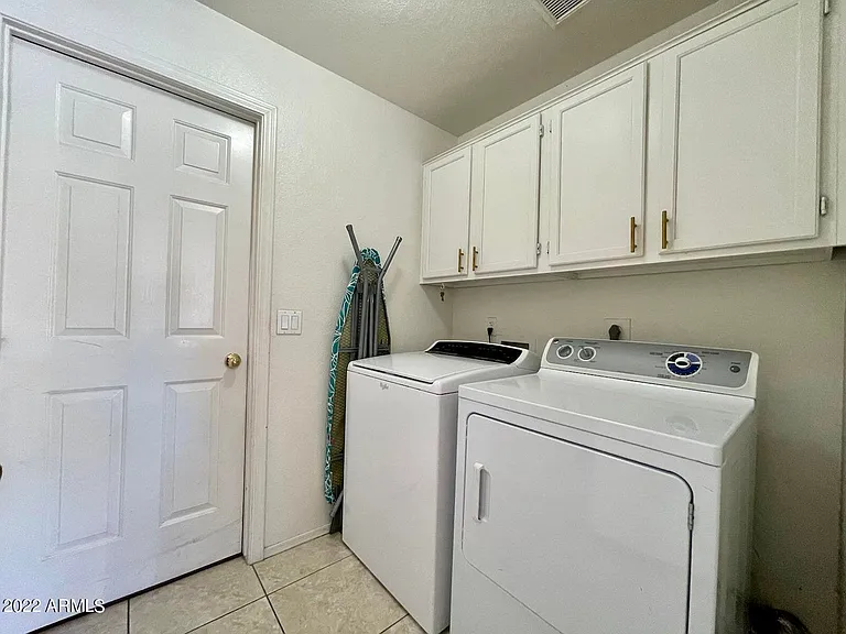 2742 W Ivanhoe St — Photo 44