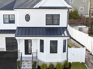 1098 Chestnut St #1098, Newton Upper Falls, MA 02464