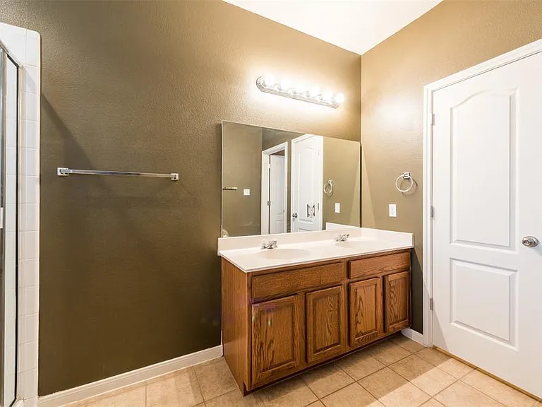 913 Brighton Pl — Photo 22