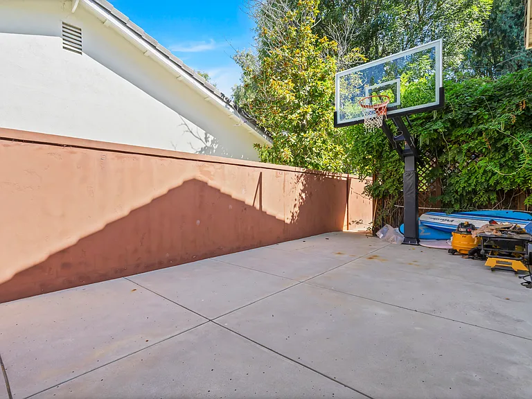 2355 Stormcroft Ct — Photo 32