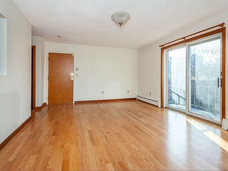 7 North St #1A — Photo 2