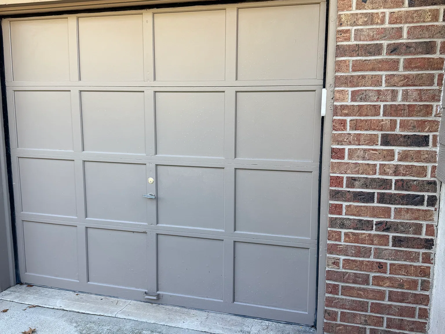 2 bed, $1,300 — Photo 1