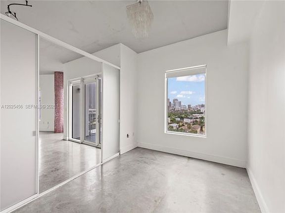 4th image of 10 SW South River Dr APT 1006