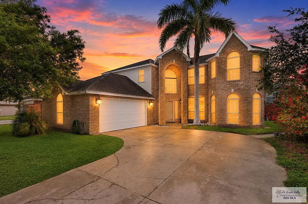 5 bed, 3.0 bath, 3324 sqft, $3,200 — Photo 1