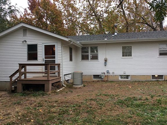2nd image of 1604 Spruceway St