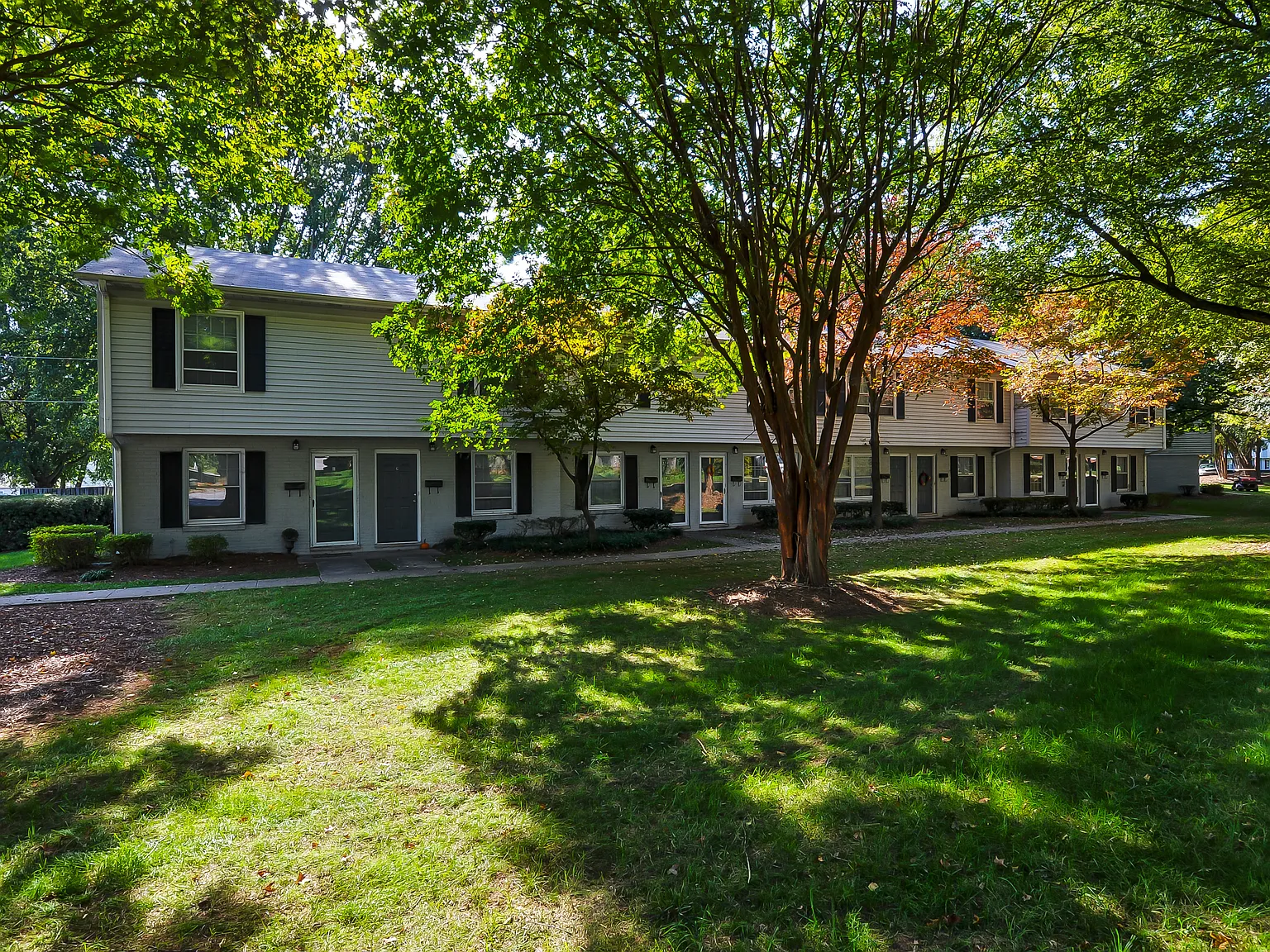 Lexington Commons — Photo 2