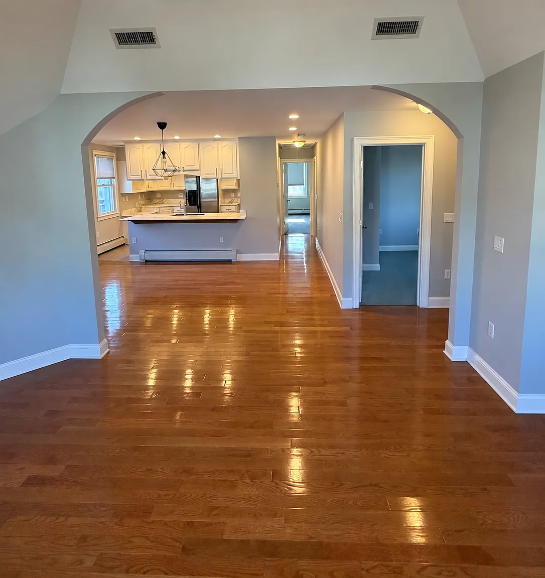 2 bed, 1100 sqft, $2,400 — Photo 1