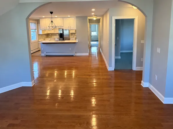 79 Scofield Ave #B, Bridgeport, CT 06605