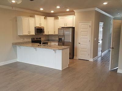 3rd image of 307 S East St