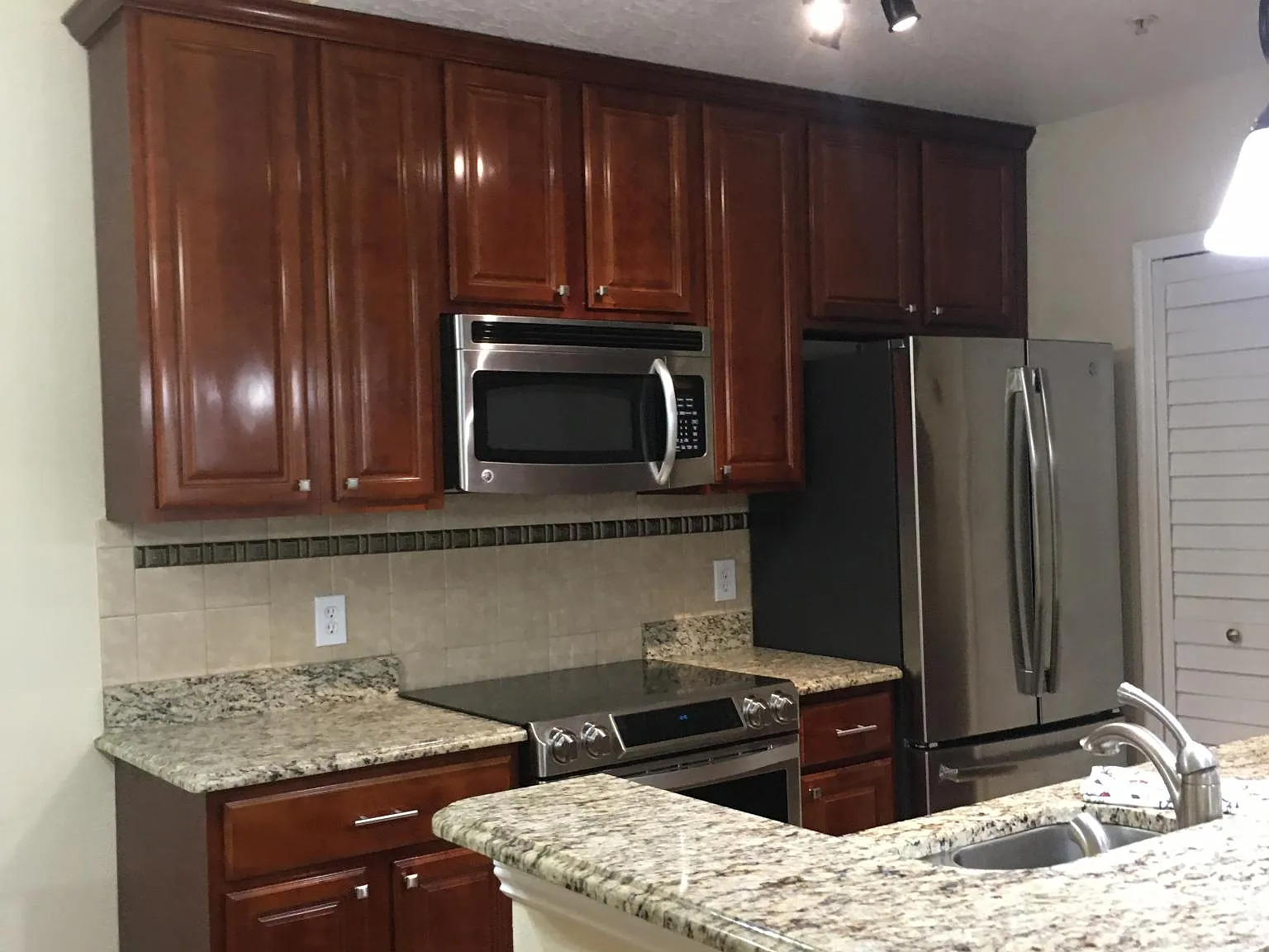 6512 Swissco Dr — Photo 1