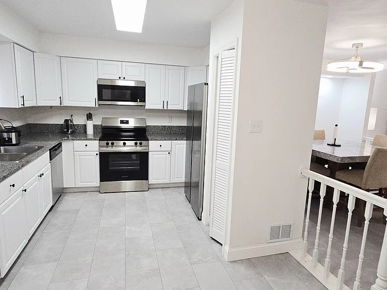 8 Highlands Ct — Photo 10