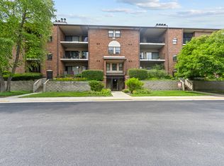 720 Weidner Rd UNIT 302, Buffalo Grove, IL 60089